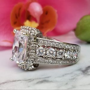 Elegant Silver Women's Ring